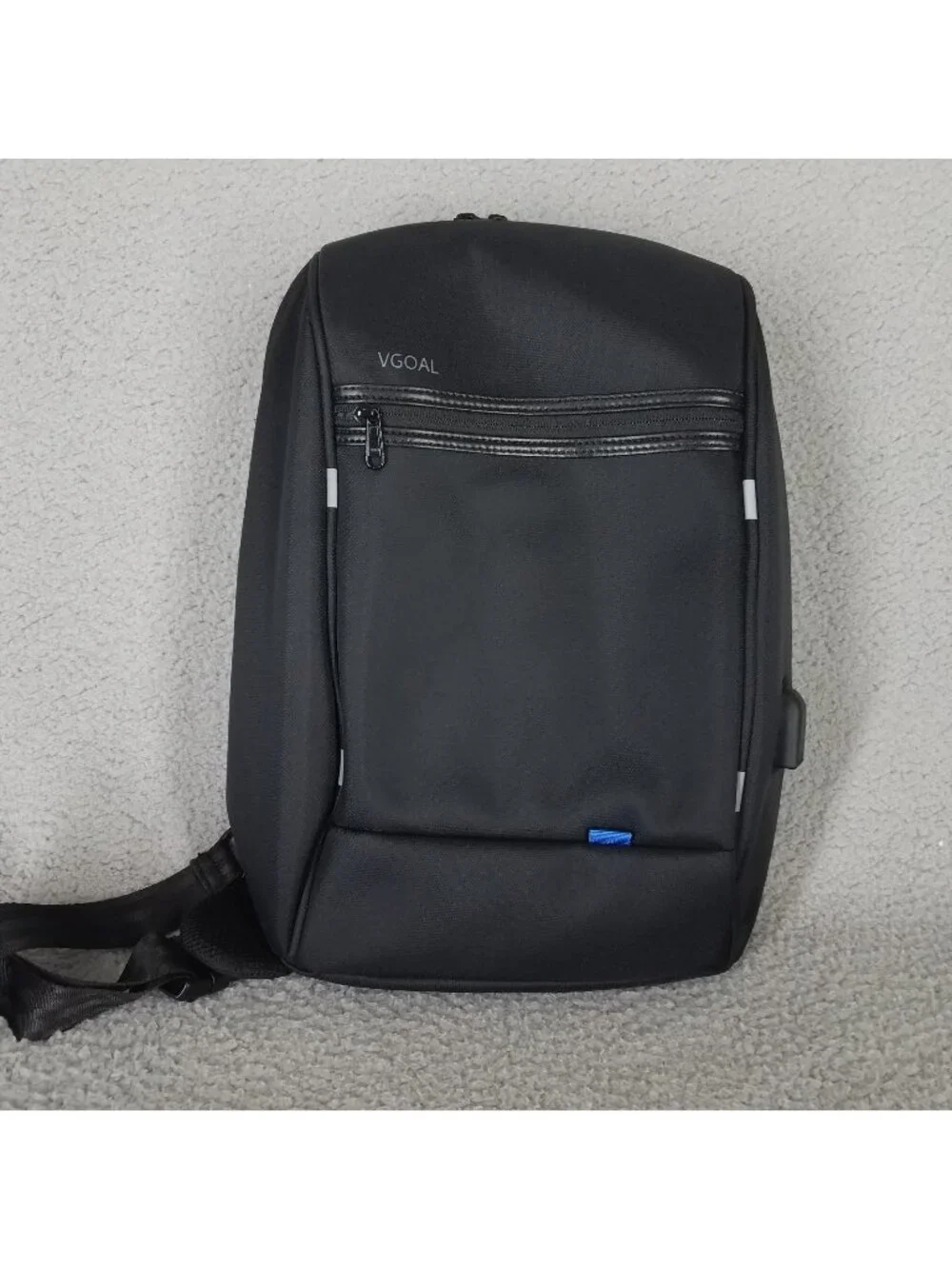 VGoal Sling Pack Bag USB Charging Port Adult Black Travel Nylon Laptop Sleeve